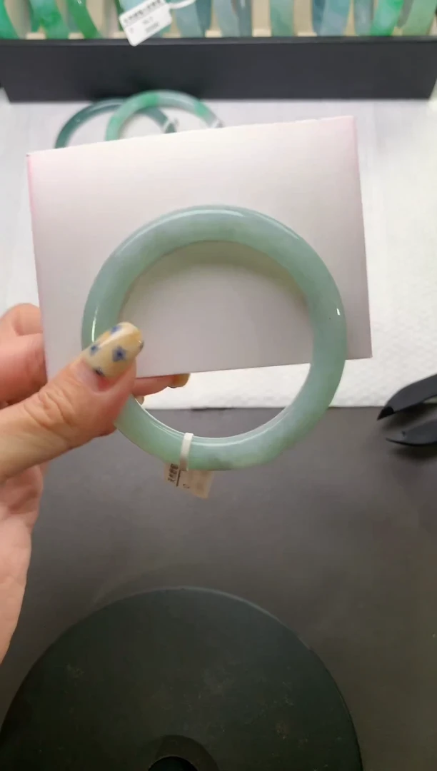 未镶嵌手镯（圆镯）翡翠52.3*8.7*8.6