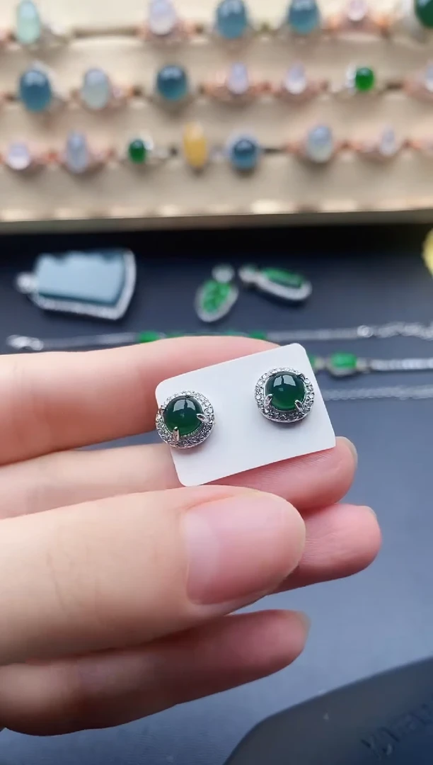 翡翠未镶嵌耳饰一物一证一礼盒