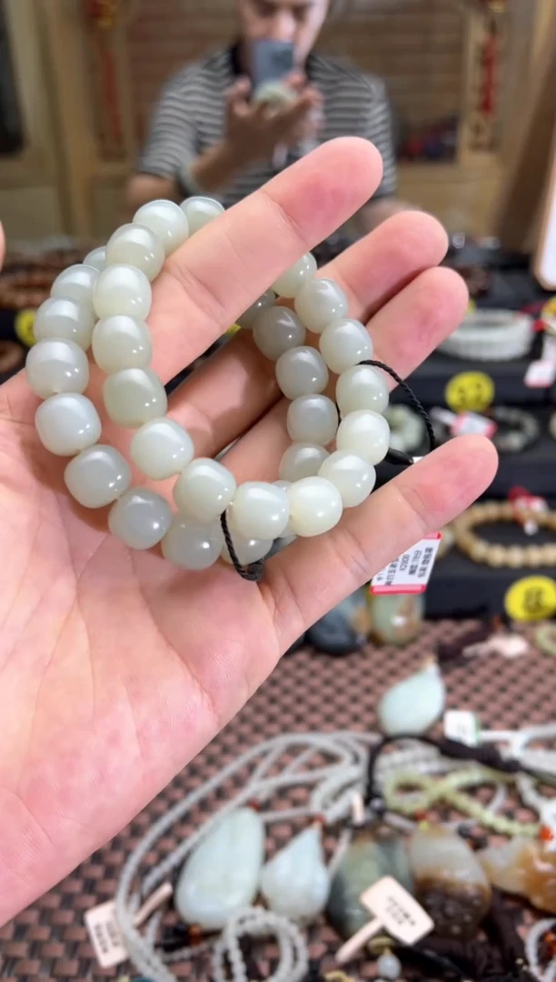 手串未镶嵌和田玉且末料青白玉手串卡11*12 发其一