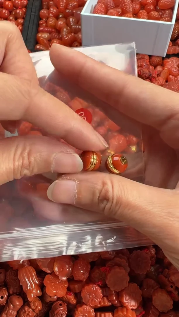 【闪购商品】南红玛瑙未镶嵌颈饰1