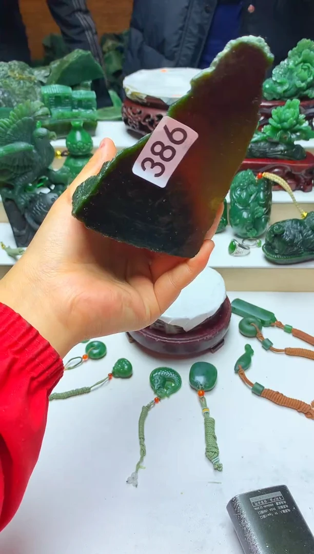 未镶嵌和田玉摆件1