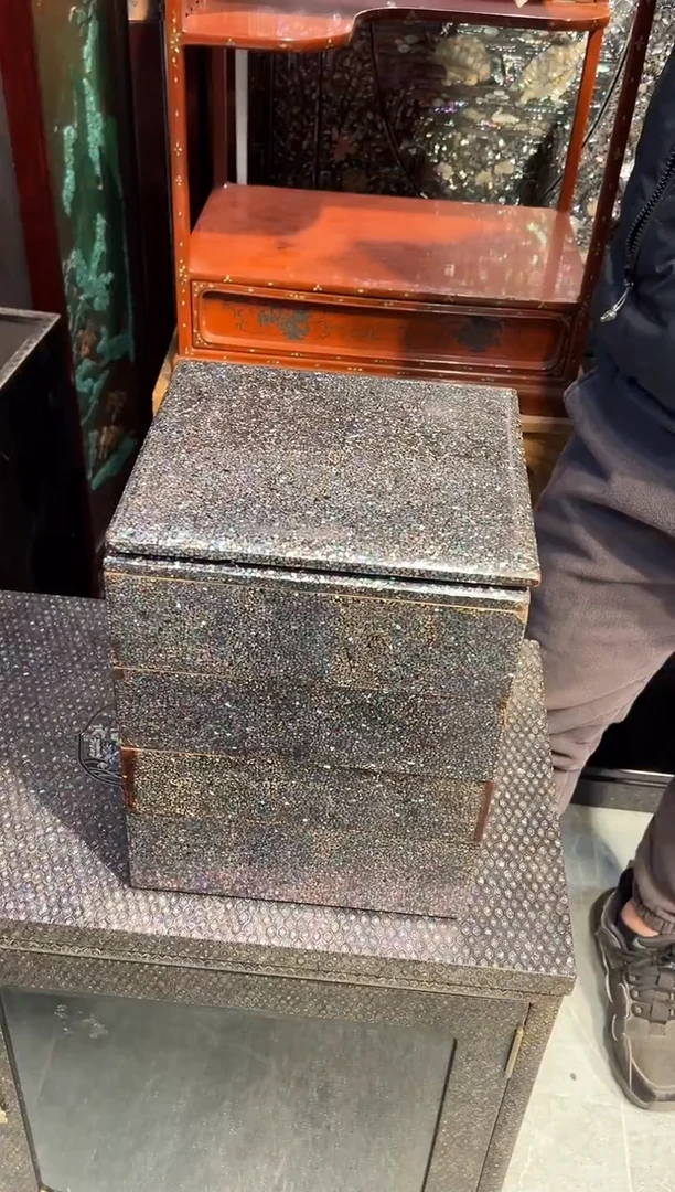 满螺钿 双盖四段（明治，有瑕介意勿拍）