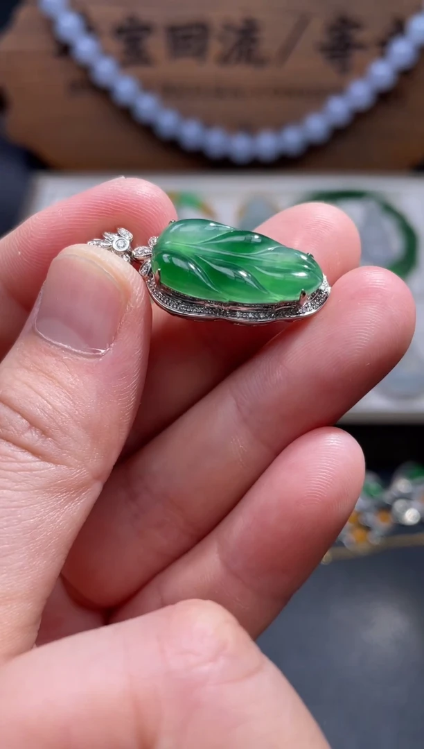 【闪购商品】翡翠颈饰18K金镶嵌14...........