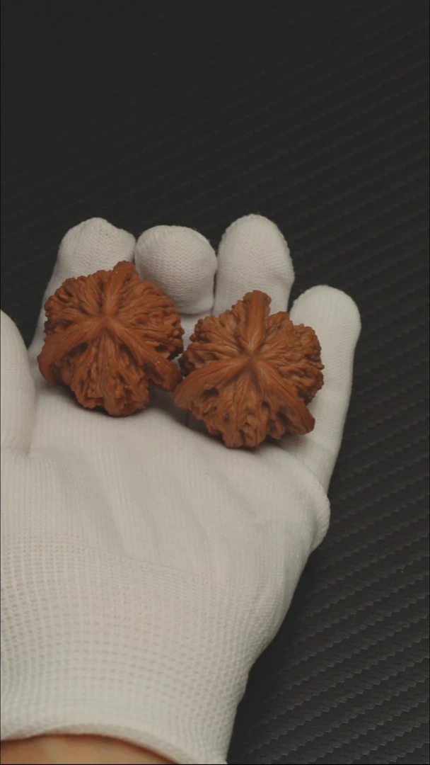 吊坠文玩核桃虎头三棱38