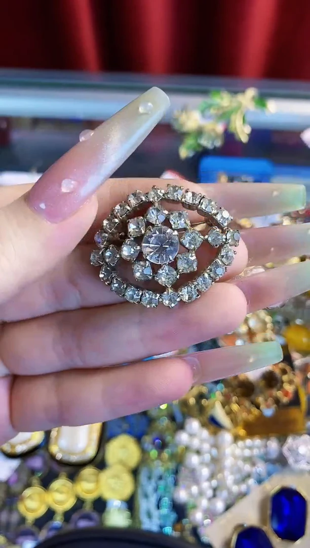 瓷片楚楚中古珠宝甄选不退换