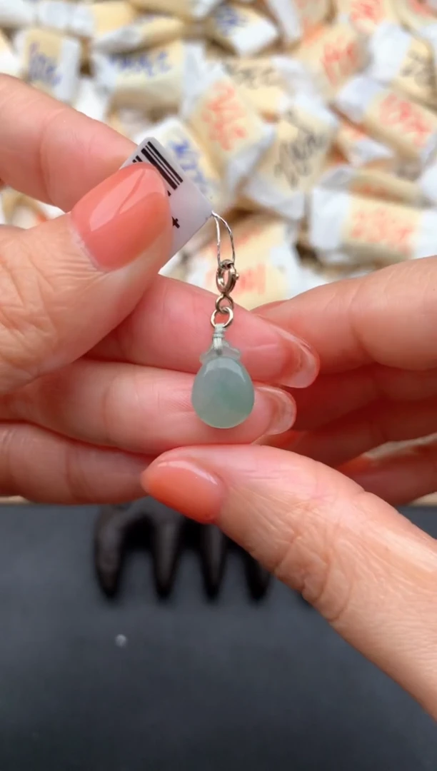 未镶嵌挂件翡翠一