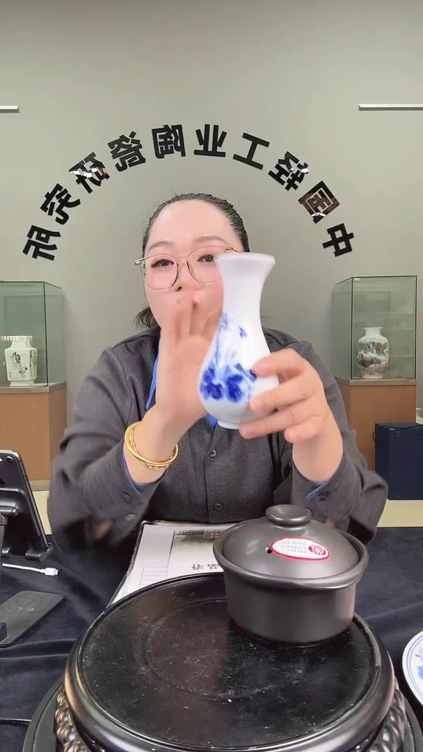 摆件黑色耐热煲小号圆