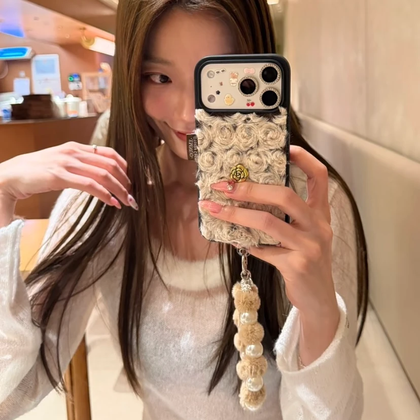 复古秋冬立体花朵适用iPhone17promax手机壳苹果16pro毛绒15手绳