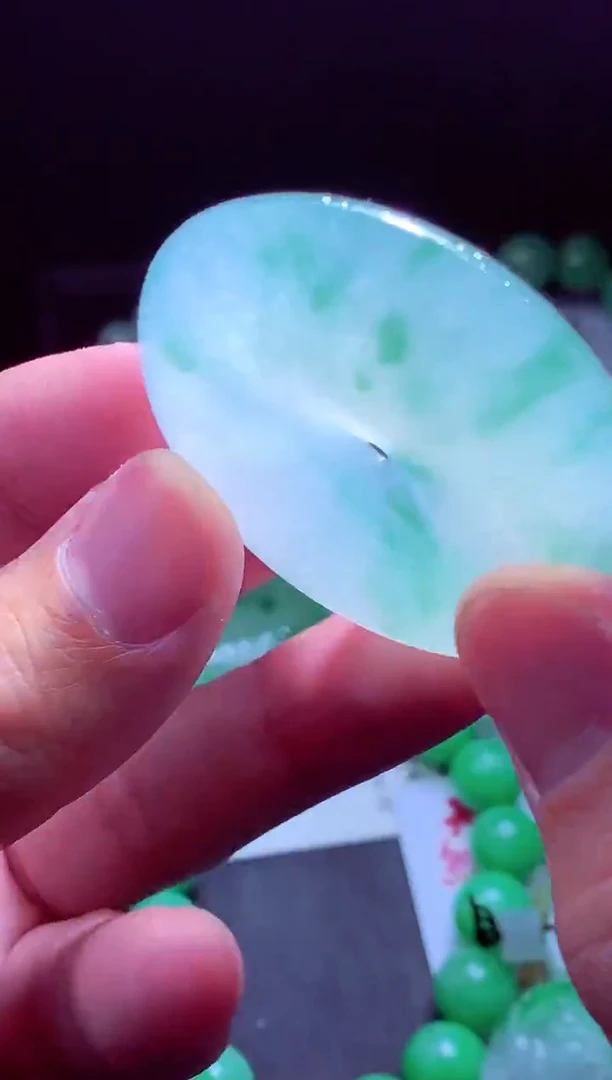 未镶嵌定制翡翠杨****?翡翠毛货定制570731