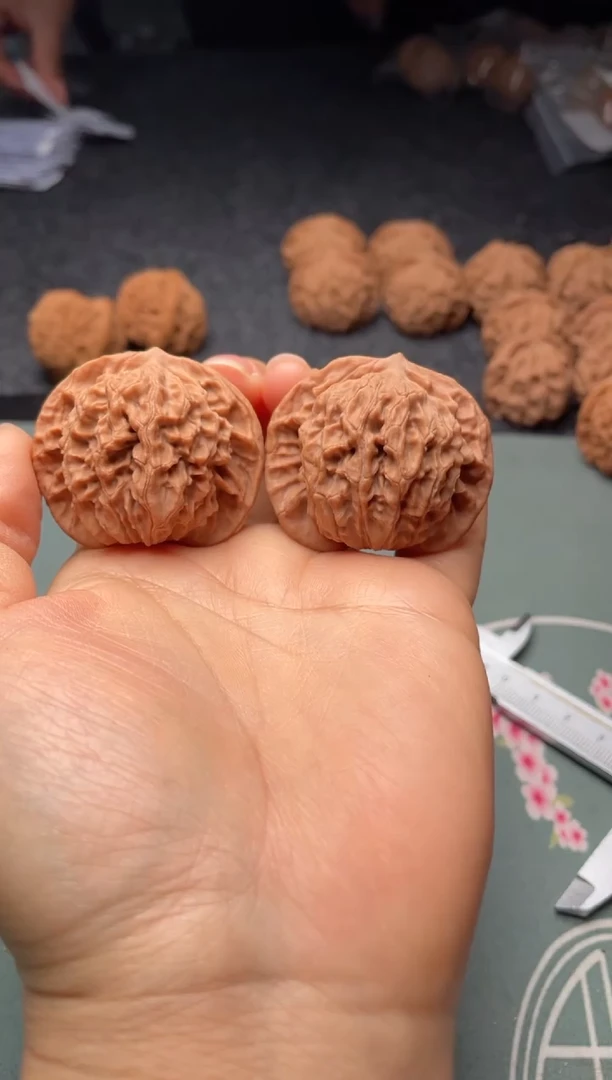 把件文玩核桃w71  盘龙纹  42