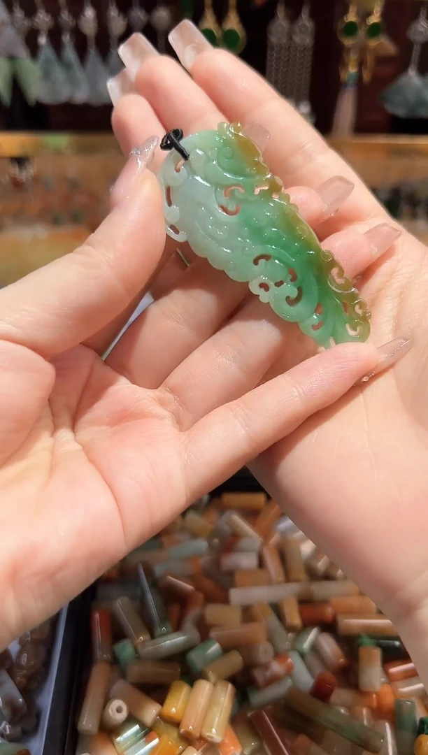 【闪购商品】定制翡翠未镶嵌翡翠
