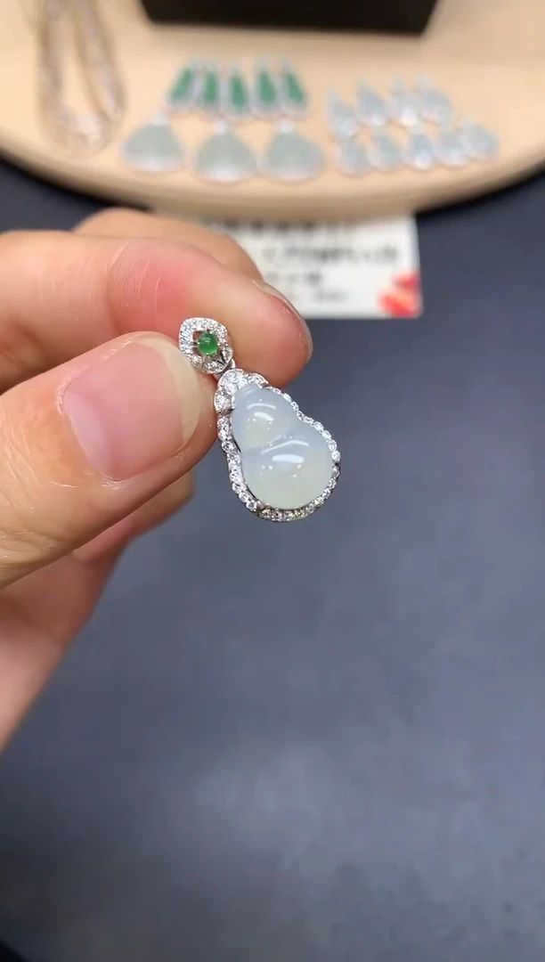 翡翠银S925镶嵌吊坠(不含链)葫芦【多样性发其一】