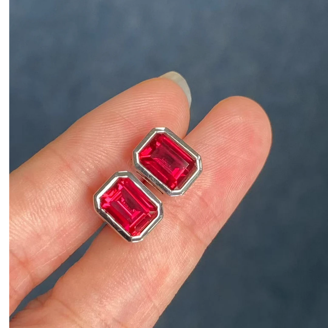 培育红宝石培育明亮红宝石耳钉