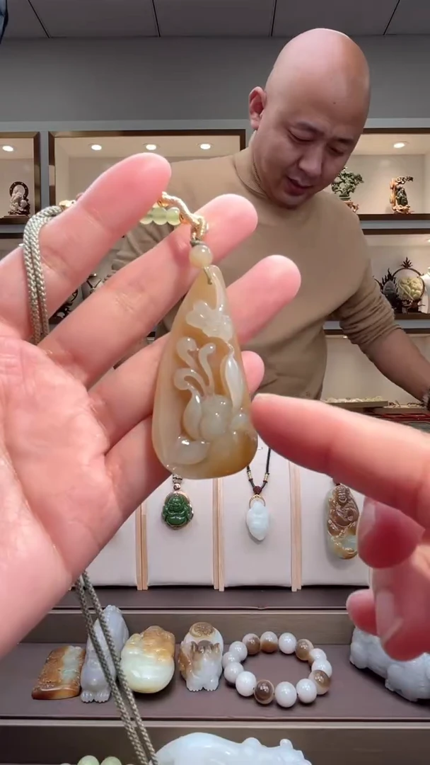 颈饰未镶嵌和田玉苏