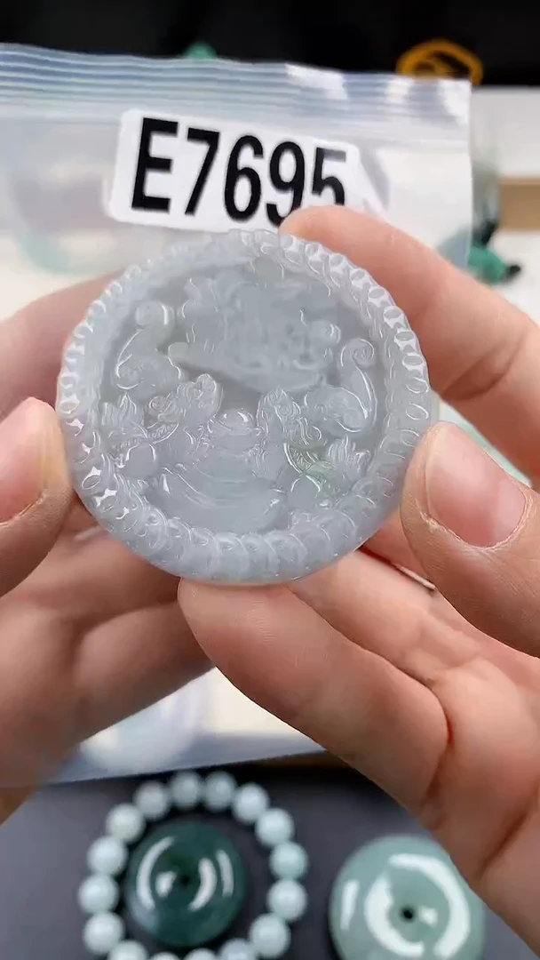 颈饰未镶嵌翡翠天然翡翠吊坠挂件