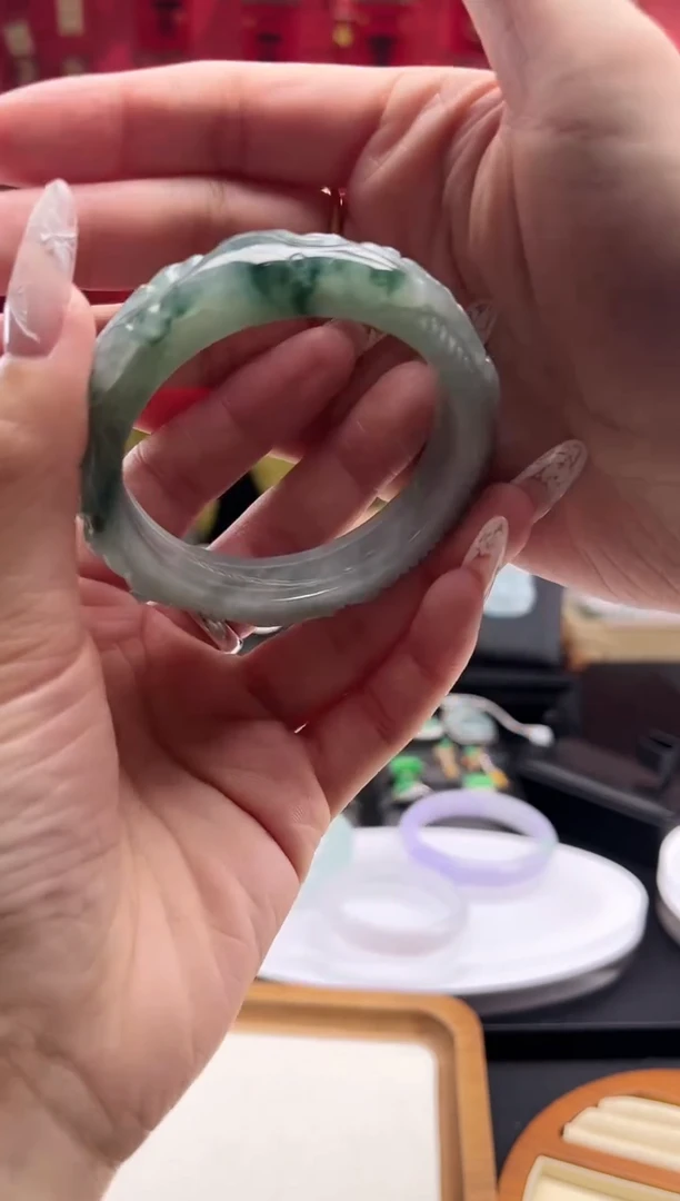 【闪购商品】翡翠手镯未镶嵌手镯