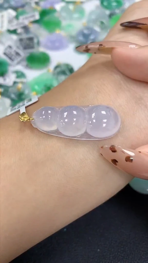 颈饰18K金镶嵌翡翠a货假一赔三支持复检百元上9元证书费自理