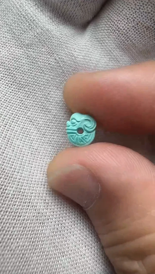 未镶嵌绿松石玉猪龙高8.3左右7.2厚4.2