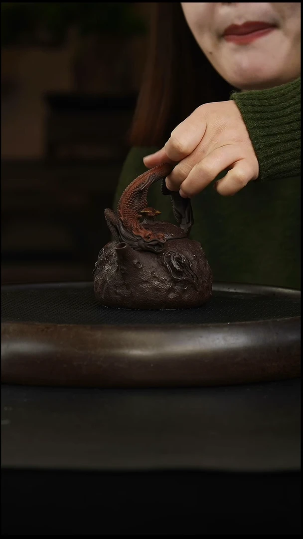 茶壶紫砂乌泥 神龙供春提梁