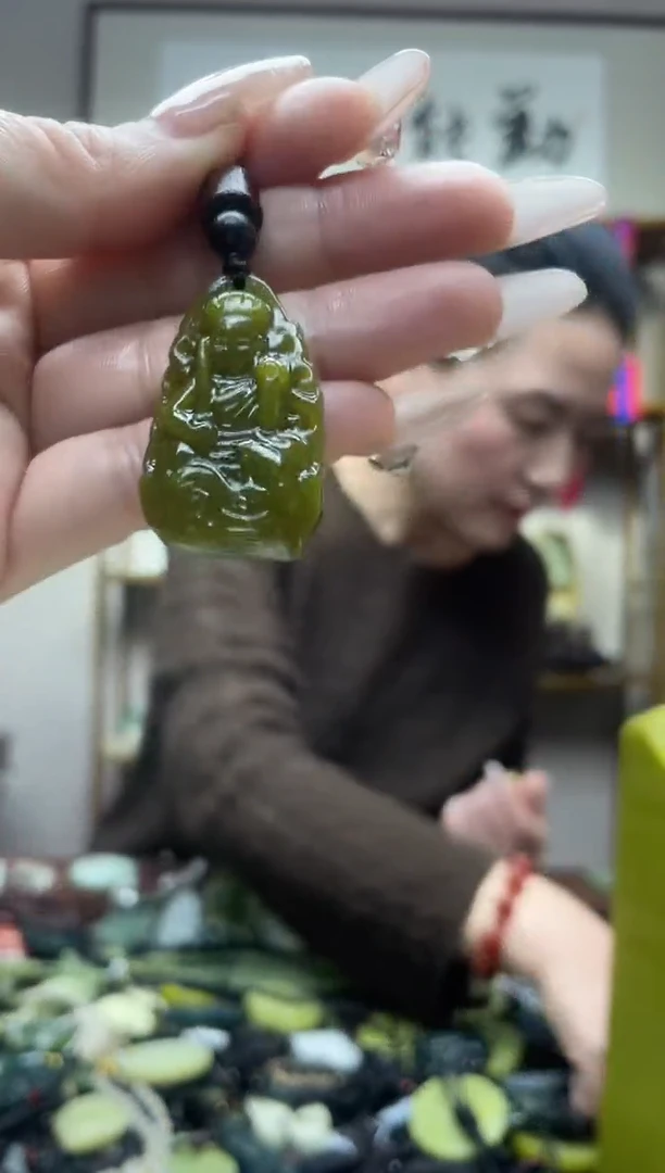 未镶嵌岫玉吊坠·