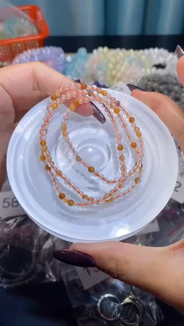 【闪购商品】水晶手串未镶嵌红兔毛三圈160编码