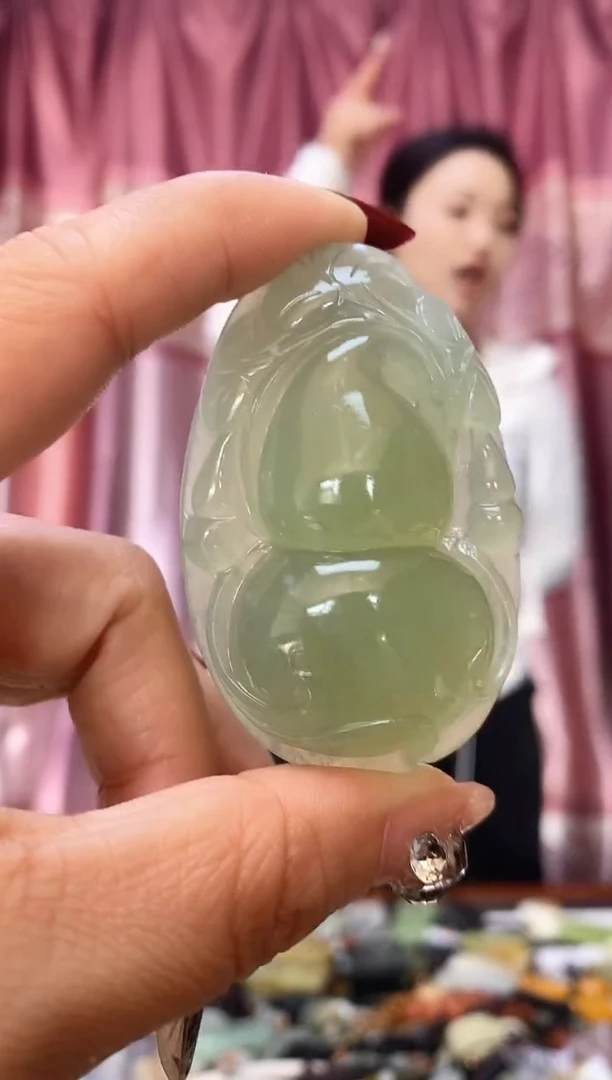 未镶嵌岫玉吊坠