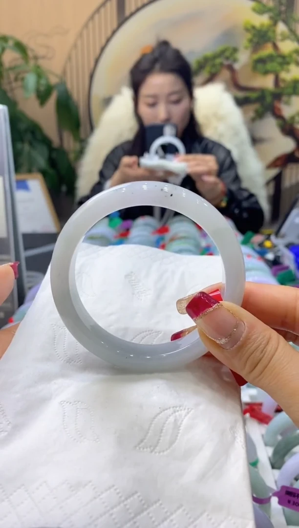 【闪购商品】翡翠手镯未镶嵌99913036