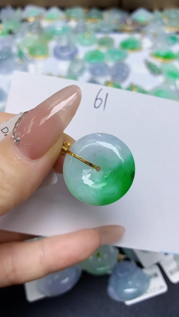 翡翠18K金镶嵌颈饰 天然翡翠A货