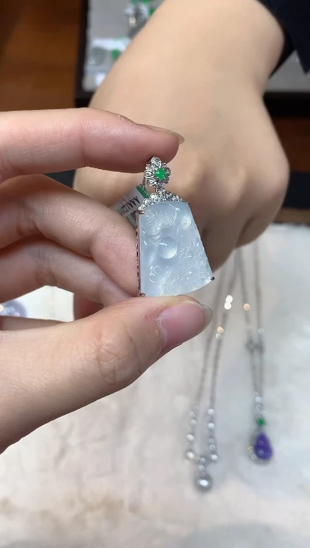 吊坠(不含链)18K金镶嵌翡翠W37|3980