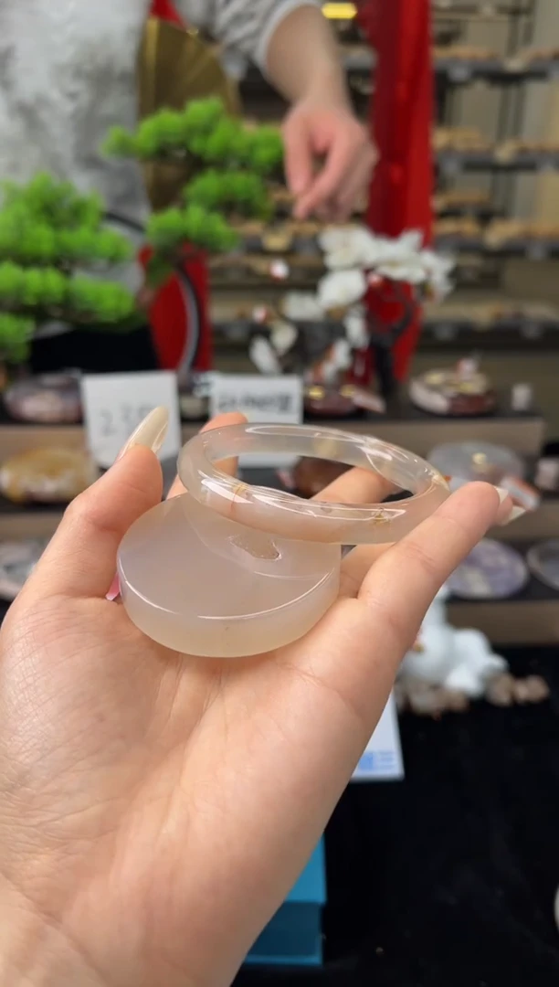 【闪购商品】石英质玉手镯未镶嵌57圈口（赠送镯心）22133