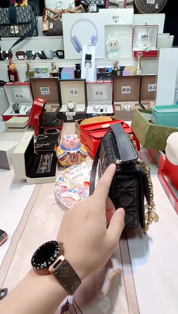瓷片瓷器 库房到期 全部地板价@@1