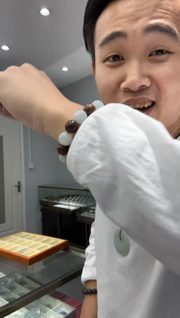 【闪购商品】翡翠颈饰未镶嵌A货翡翠木珠手串 多样性