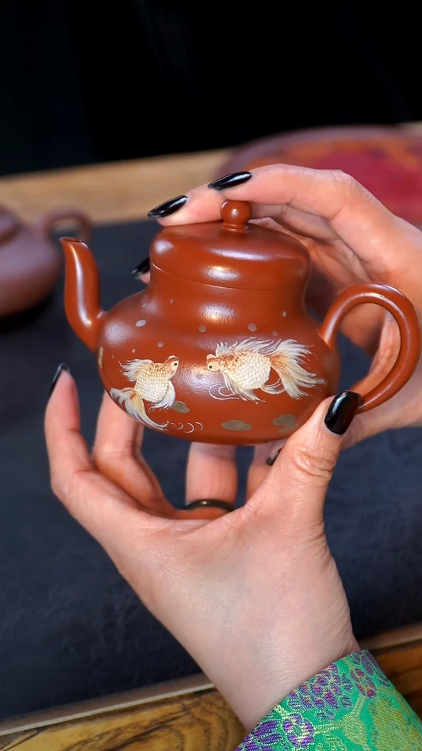 茶壶紫砂啊*呐泥绘鸿运当头唐美人