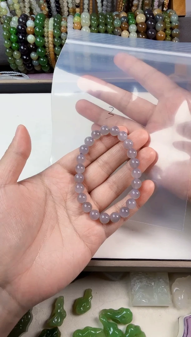 颈饰未镶嵌和田玉淡*8mm手串