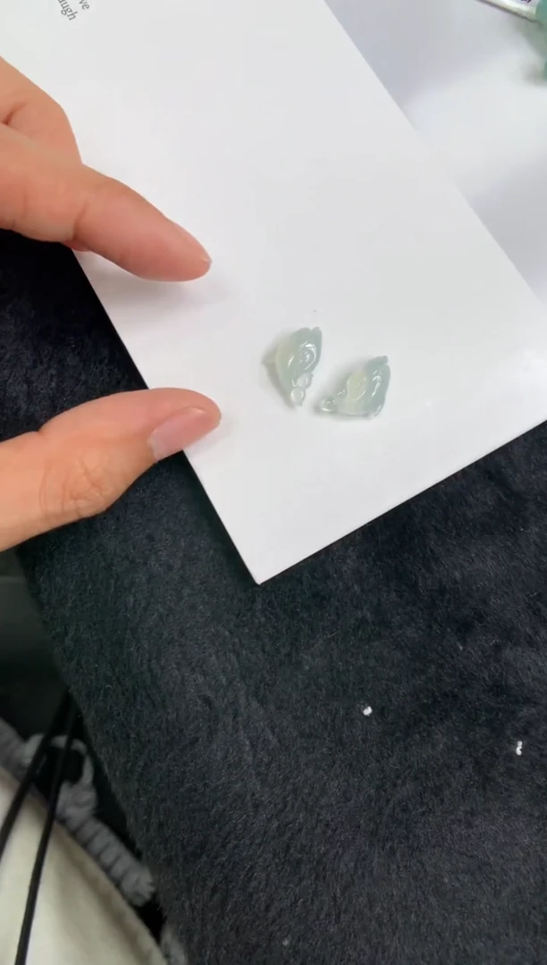 颈饰未镶嵌翡翠海豚