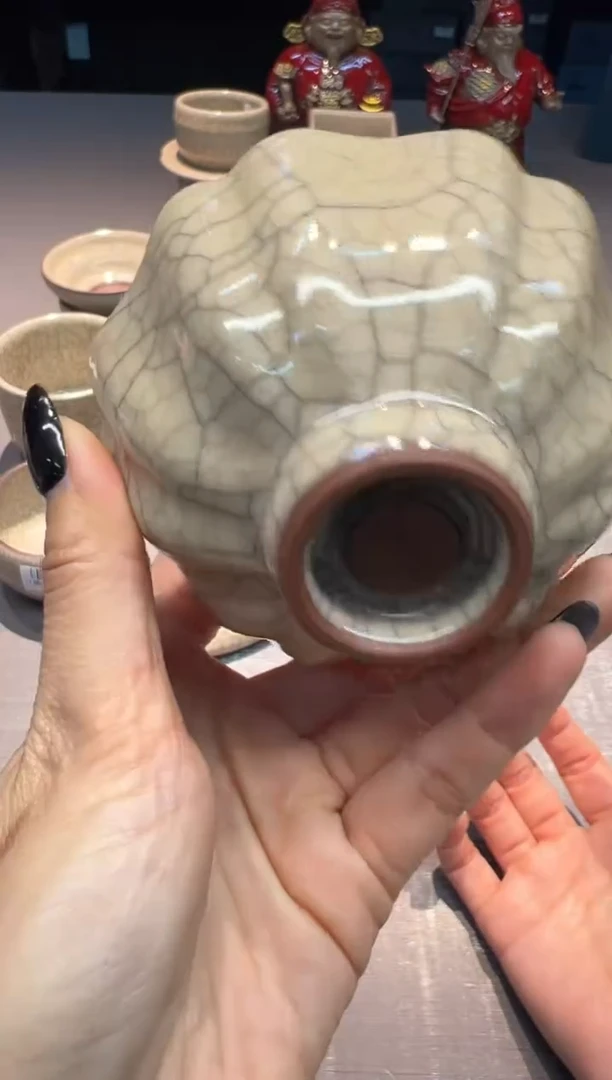 【闪购商品】叶维德 哥窑 葵口杯