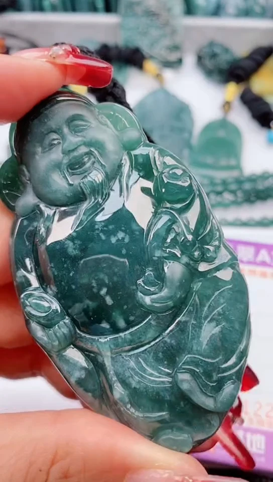 【闪购商品】翡翠颈饰未镶嵌              