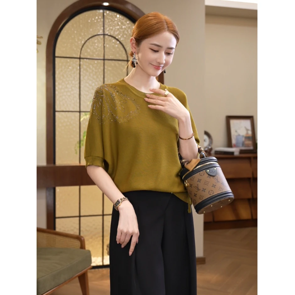 2026早秋新款【7830】抽褶设计显瘦中袖慵懒风百搭烫钻曲珠针织衫