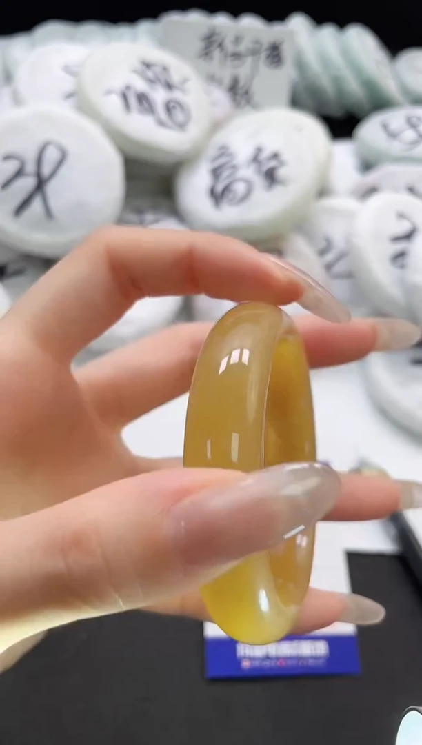 未镶嵌手镯石英质玉13-53