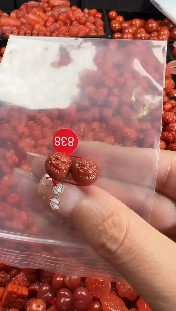 颈饰未镶嵌南红玛瑙1