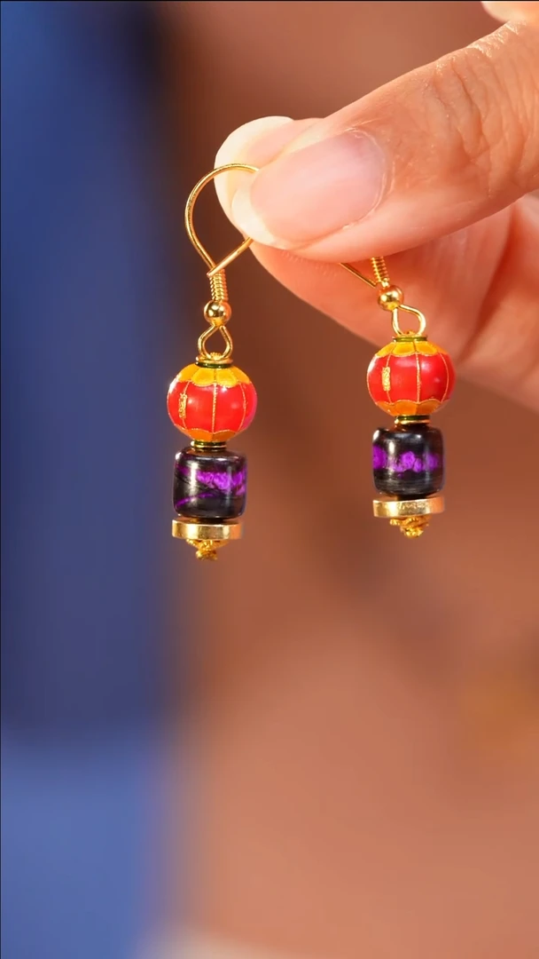 【闪购商品】苏纪石(舒俱来)耳钉未镶嵌红丝绒桶珠小灯笼耳钩