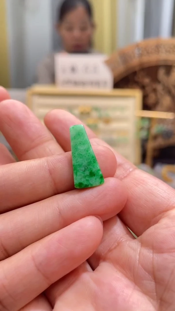 颈饰未镶嵌翡翠无事牌