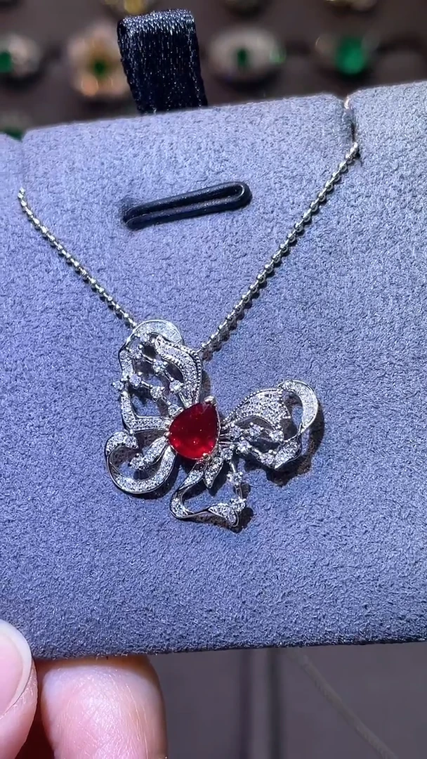 18K金镶嵌吊坠(不含链)红宝石莫桑比克  无烧鸽血红0.61ct