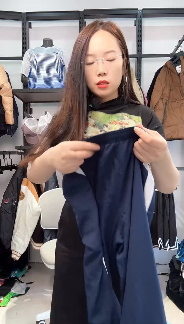 2512编码  瑕疵直播间过款为准 尺码155