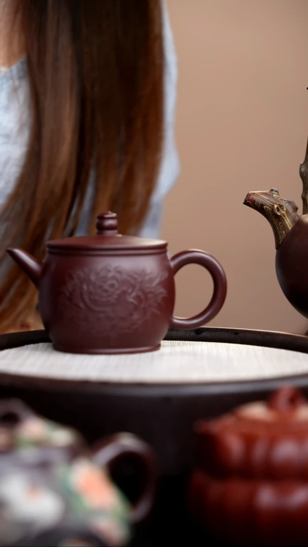 茶壶紫砂紫脂泥汉瓦刻牡丹
