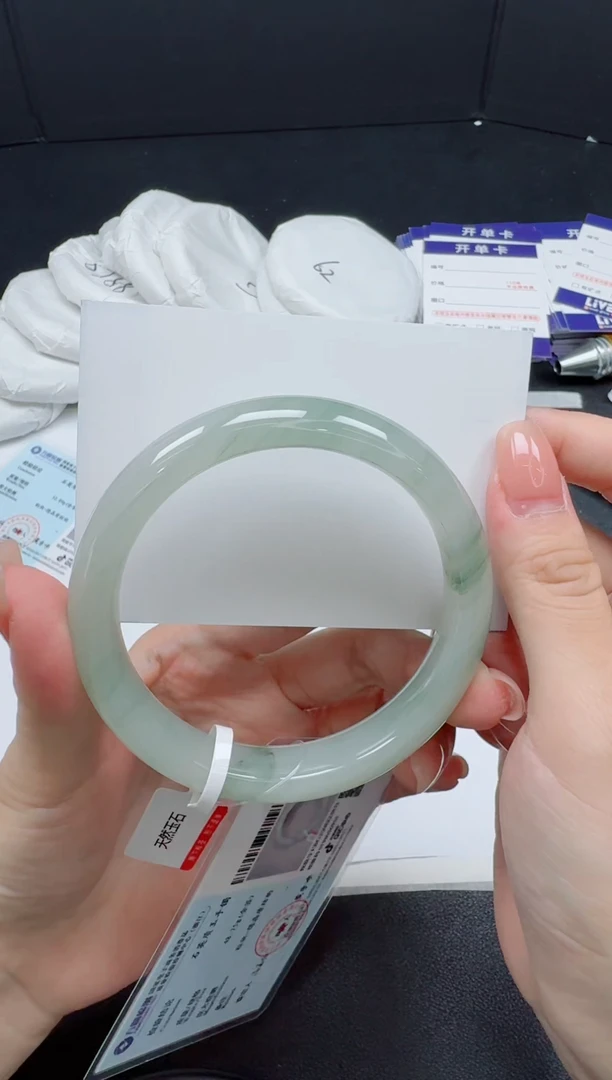 未镶嵌手镯石英质玉096-5960