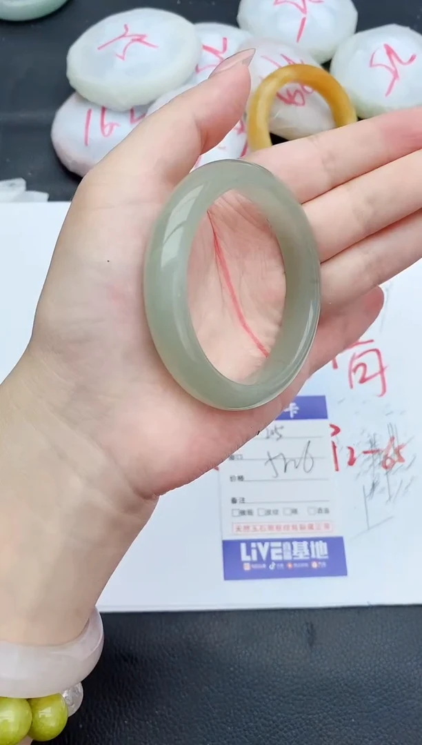 石英质玉手镯未镶嵌205+51/52