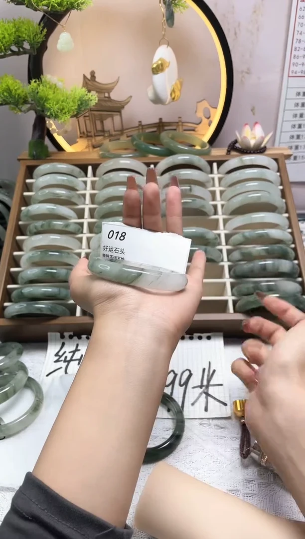 未镶嵌手镯石英质玉018
