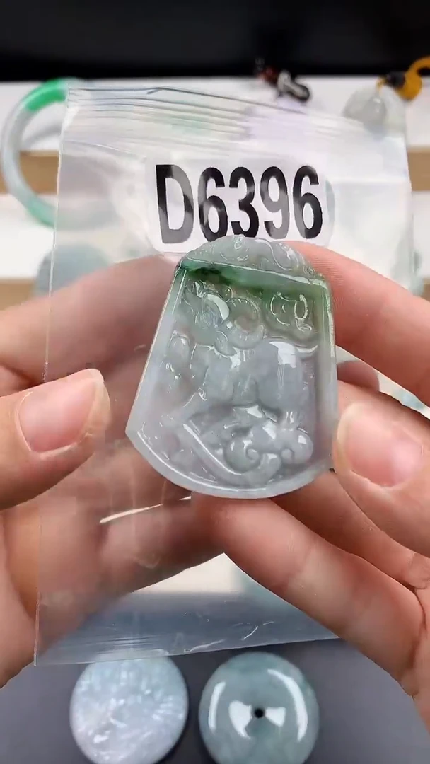 颈饰未镶嵌翡翠天然翡翠吊坠挂件