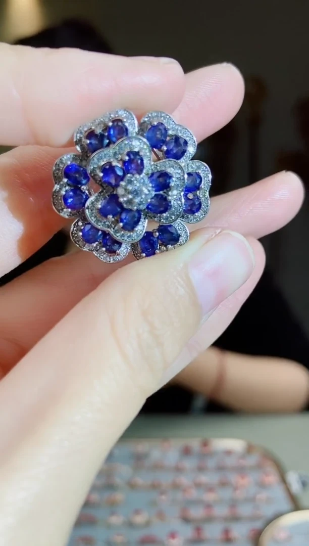 手饰蓝宝石银S925镶嵌手饰